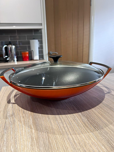 Creuset signature cast iron - signature,