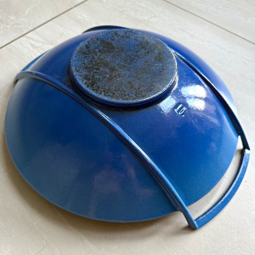 Creuset signature cast iron - le,
